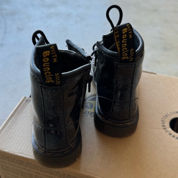 Glitter Dr Martens boots toddler girls in size 8 - Picture 3 of 5